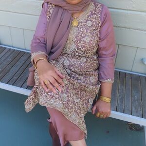 Embroidered Mauve/Gold Salwar Kameez Set - OPEN TO ALL OFFERS